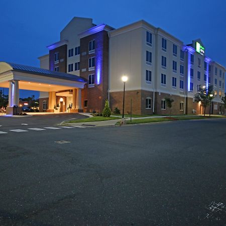 Holiday Inn Express & Suites Charlotte North, An Ihg Hotel Ngoại thất bức ảnh